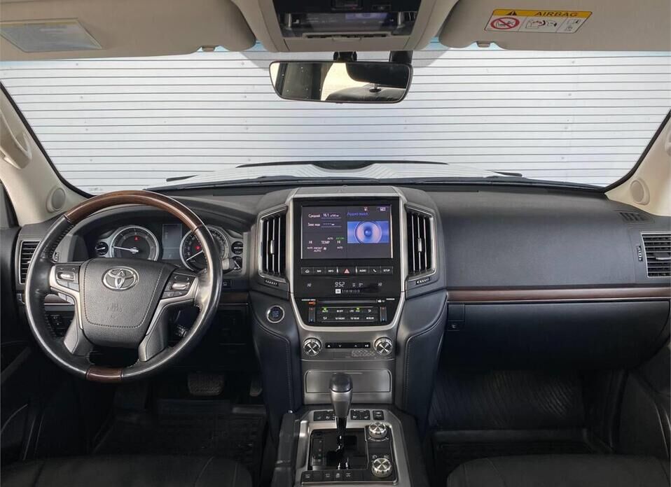 Toyota Land Cruiser, 200 Series Рестайлинг 2 4.5d AT (249 л.с.) 4WD