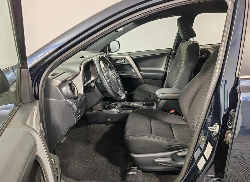 Toyota RAV4, IV (XA40) Рестайлинг 2.0 CVT (146 л.с.) 4WD