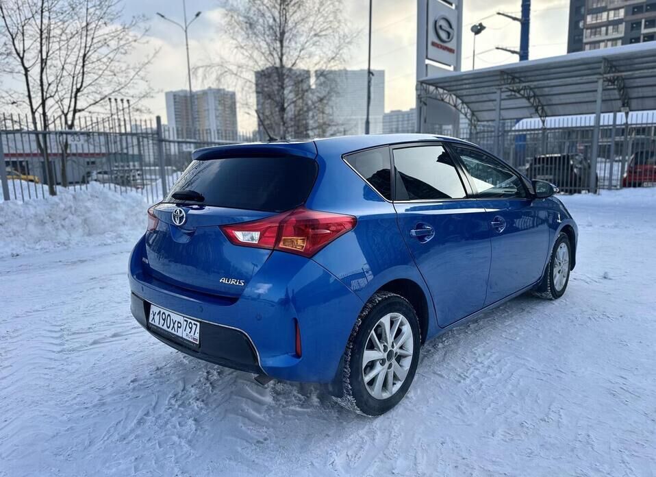 Toyota Auris, II 1.6 CVT (132 л.с.)
