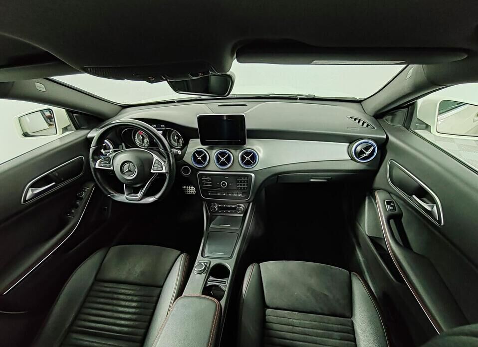 Mercedes-Benz CLA, I (C117, X117) 200 1.6 AMT (150 л.с.)