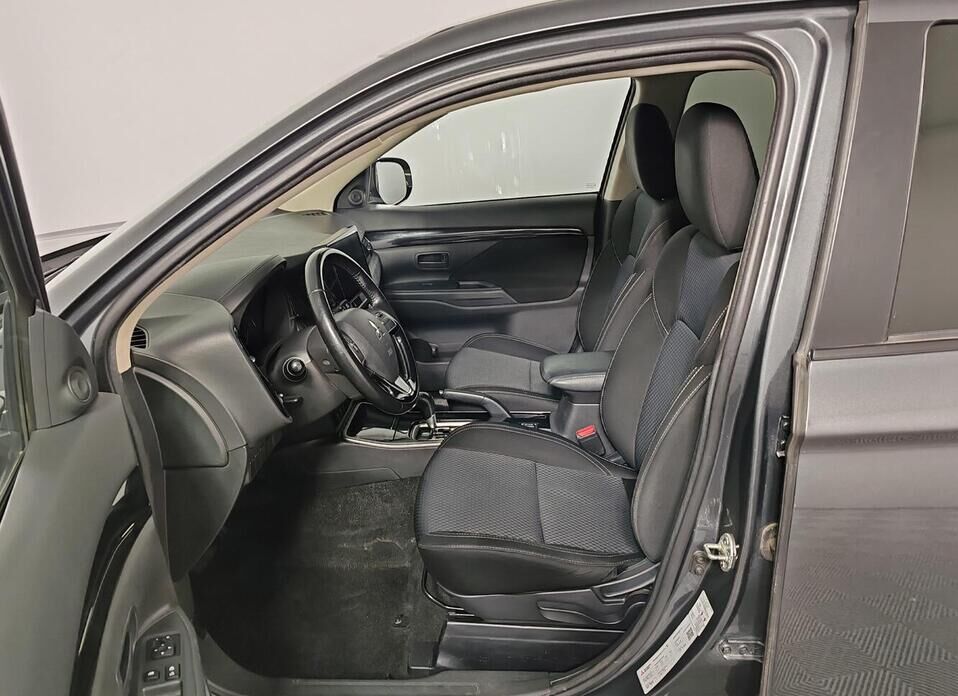 Mitsubishi Outlander, III Рестайлинг 3 2.0 CVT (146 л.с.)