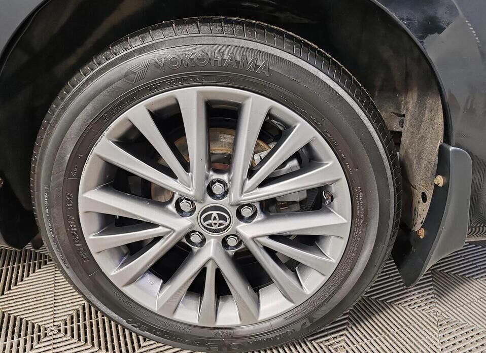 Toyota Camry, VII (XV50) Рестайлинг 2.5 AT (181 л.с.)