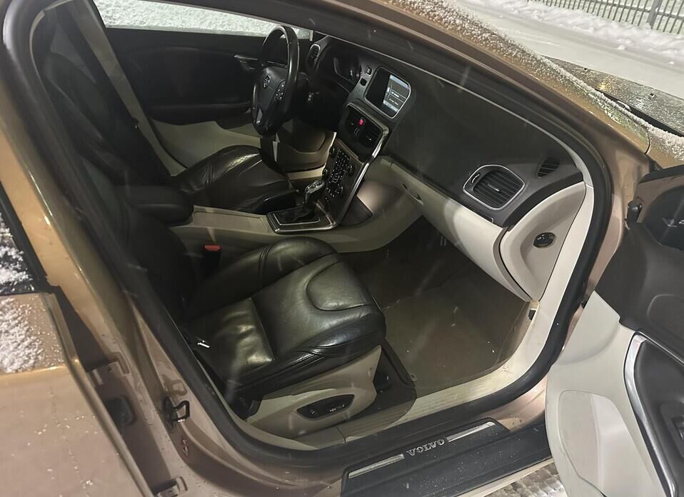 Volvo V40 Cross Country, I 2.0 AT (213 л.с.) 4WD