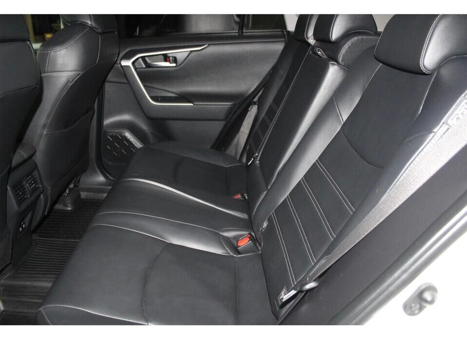 Toyota RAV4 2.5 AT (199 л.с.) 4WD