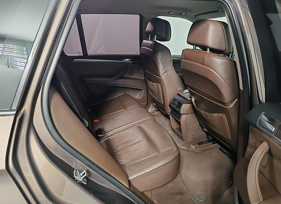 BMW X5, II (E70) Рестайлинг 30d 3.0d AT (245 л.с.) 4WD