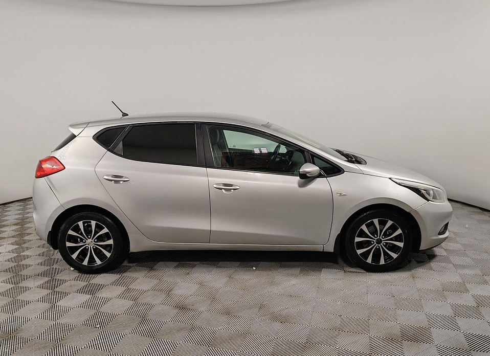 Kia Ceed, II 1.6 AT (129 л.с.)