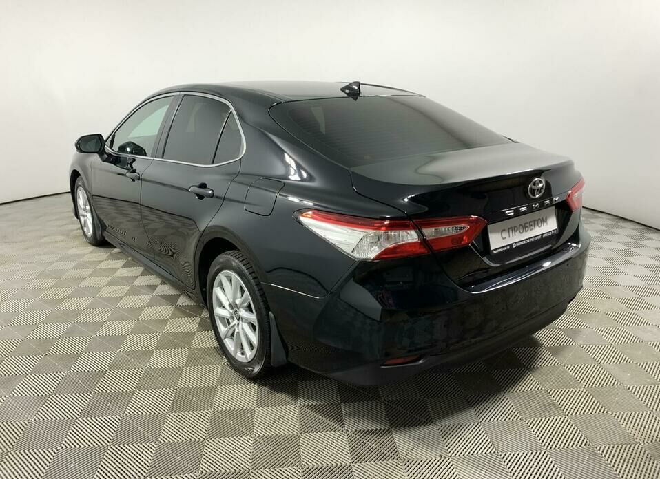 Toyota Camry 2.5 AT (200 л.с.)