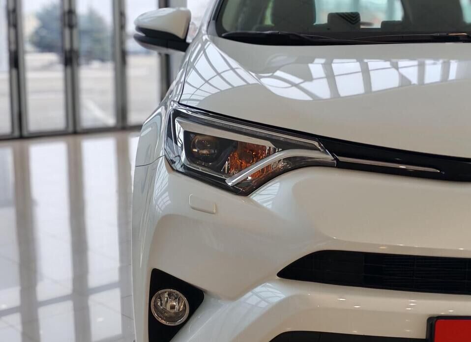 Toyota RAV4, IV (XA40) Рестайлинг 2.0 CVT (146 л.с.)