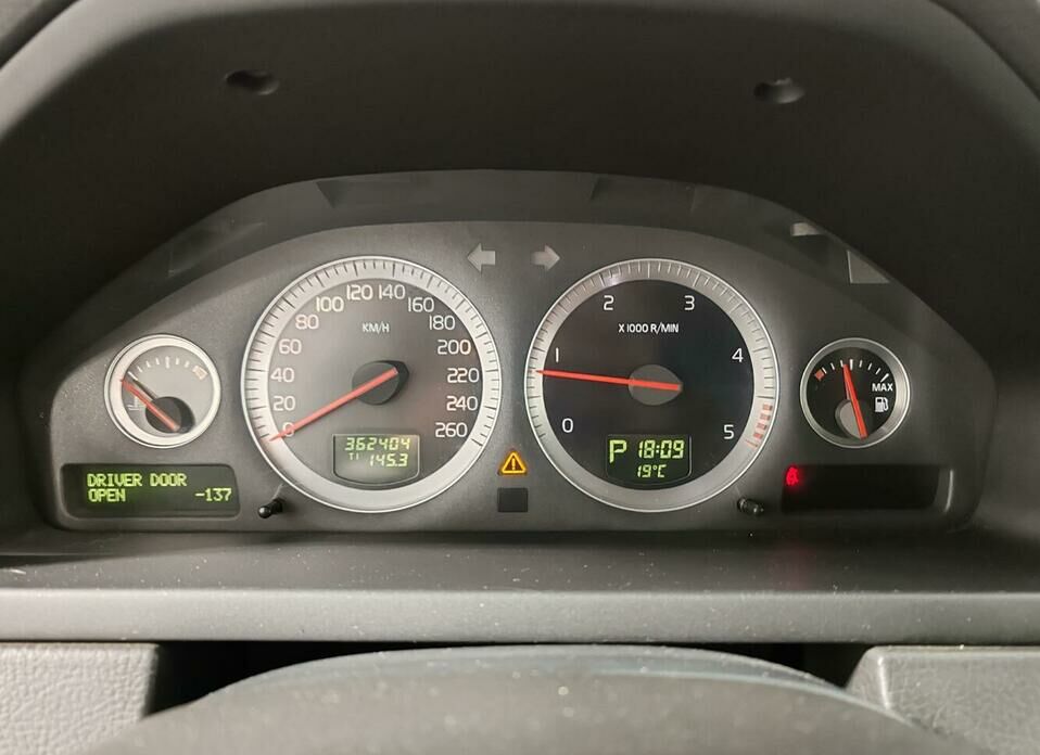 Volvo XC90 2.4d AT (185 л.с.) 4WD