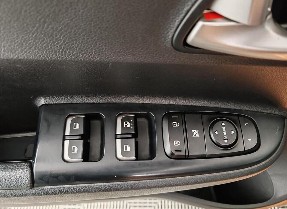 Kia Rio, IV 1.6 AT (123 л.с.)
