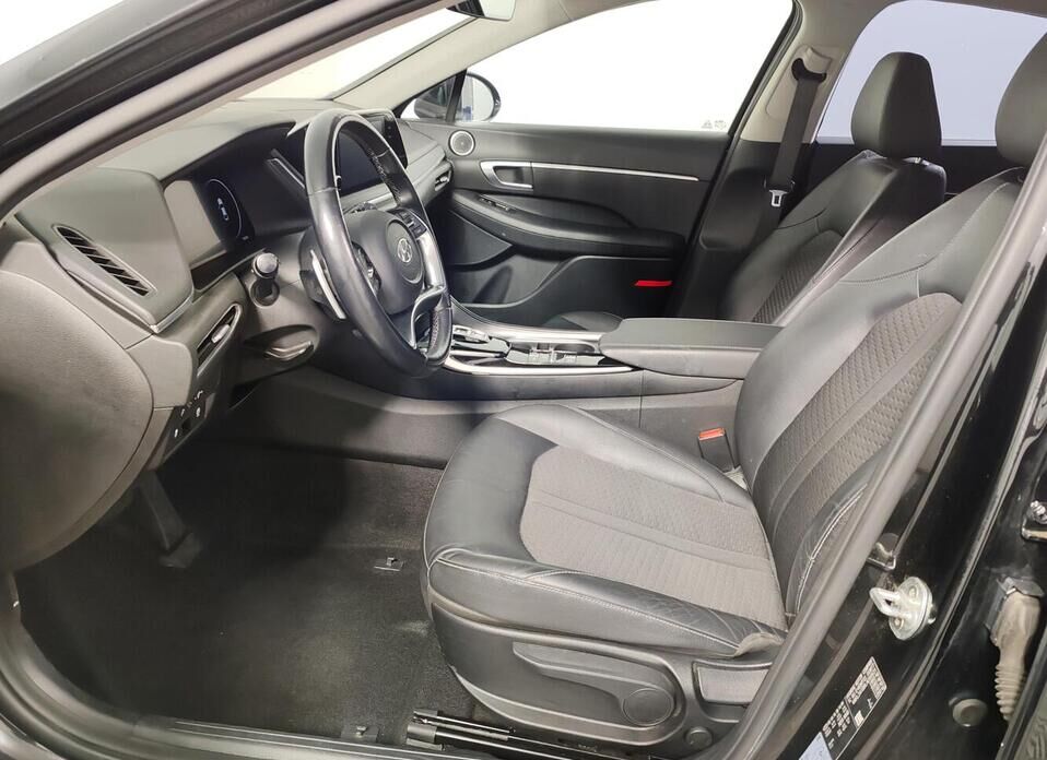 Hyundai Sonata 2.5 AT (180 л.с.)