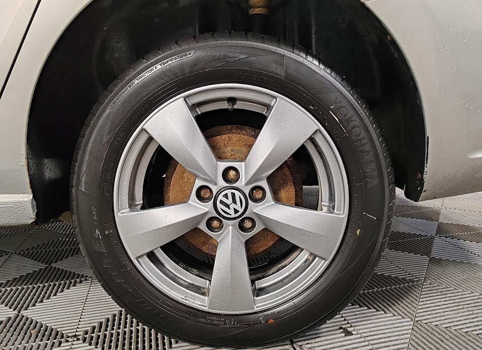 Volkswagen Polo, V 1.6 MT (105 л.с.)