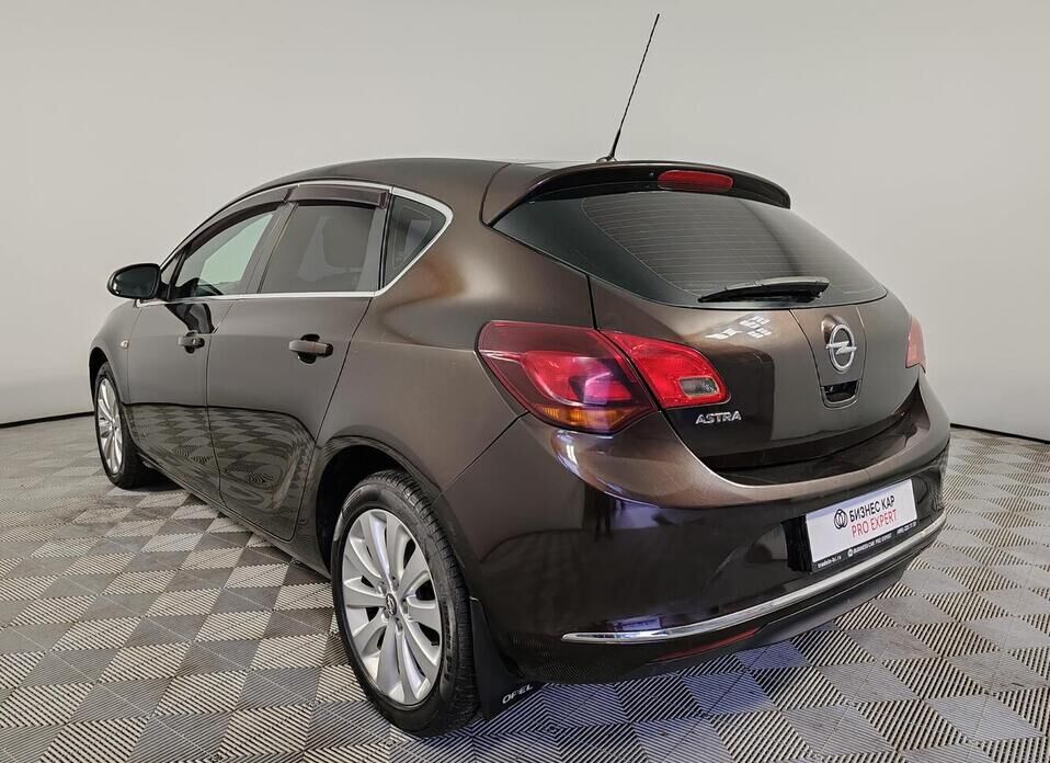 Opel Astra 1.6 MT (115 л.с.)