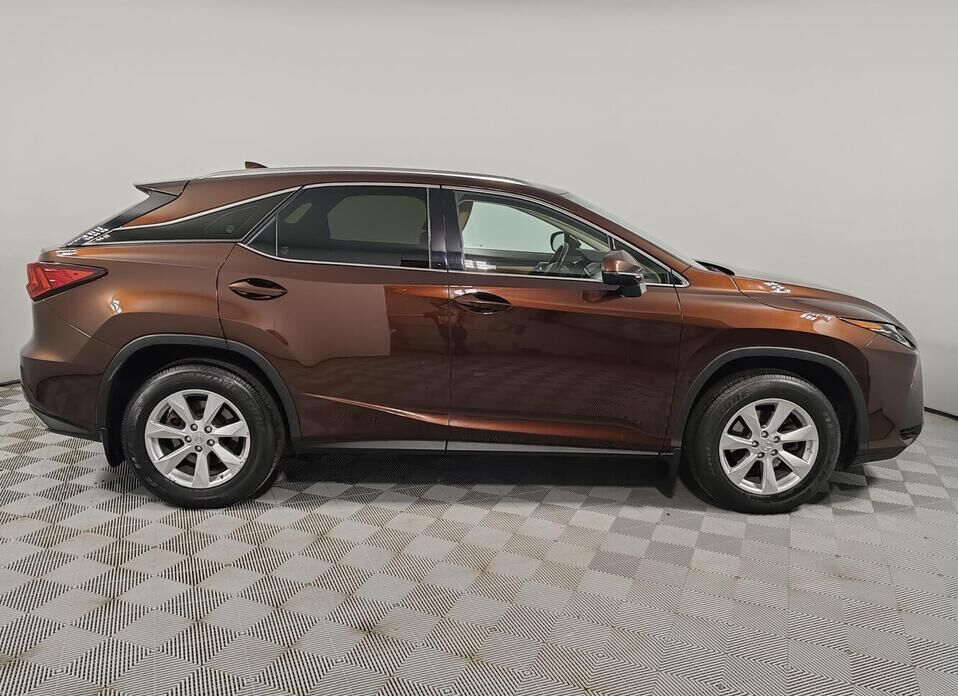 Lexus RX, IV 200t 2.0 AT (238 л.с.) 4WD