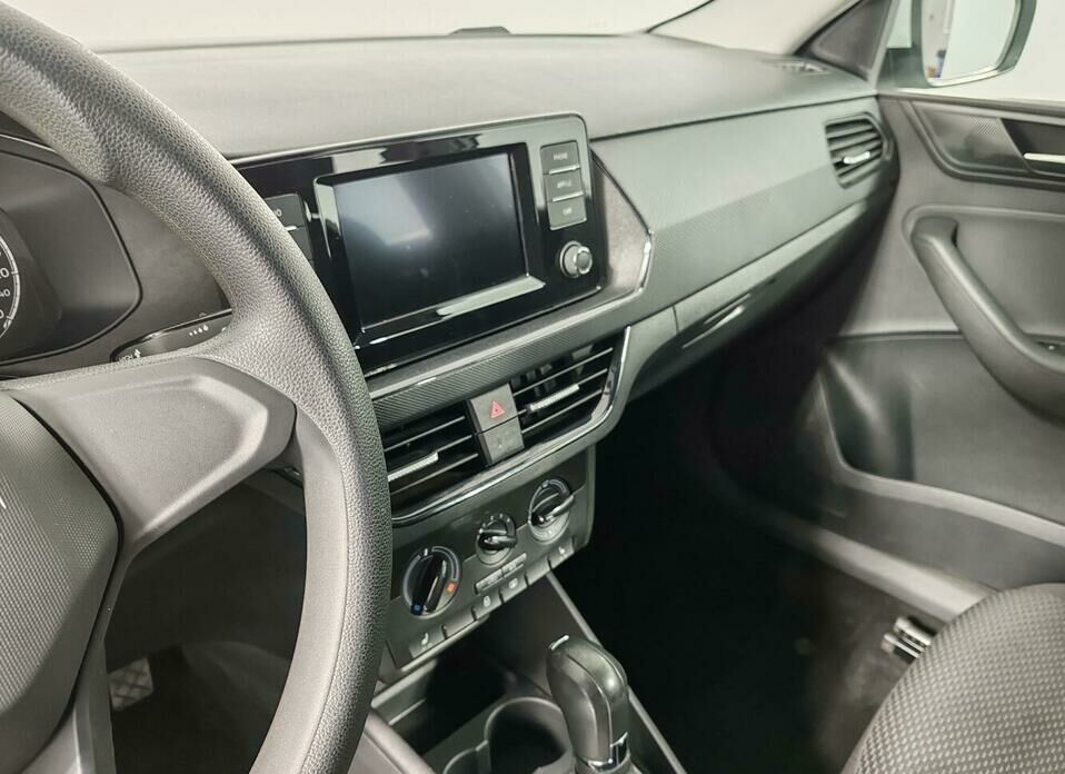 Volkswagen Polo 1.6 AT (110 л.с.)