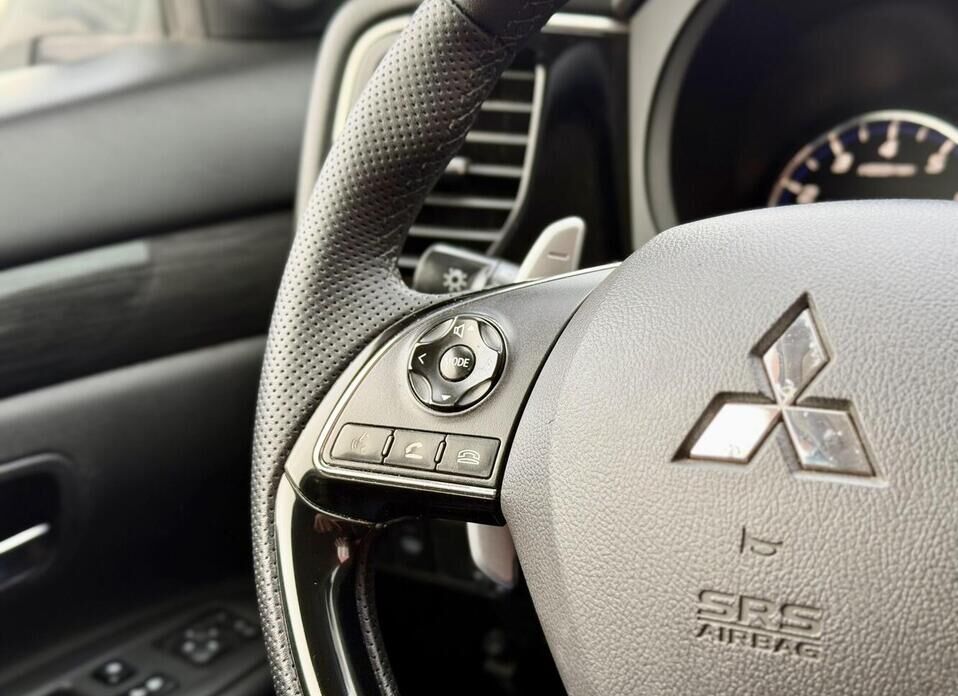 Mitsubishi Outlander, III Рестайлинг 2 2.4 CVT (167 л.с.) 4WD