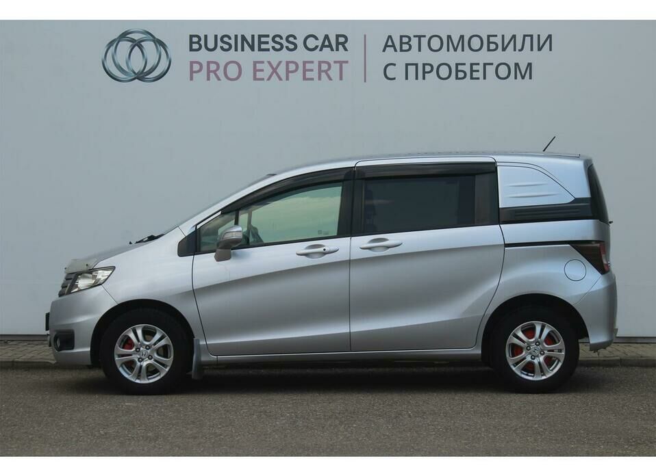 Honda Freed Spike 1.5 CVT (118 л.с.)