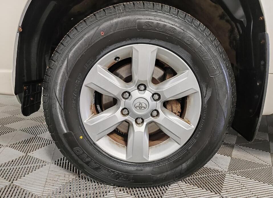 Toyota Land Cruiser Prado 2.8d AT (200 л.с.) 4WD