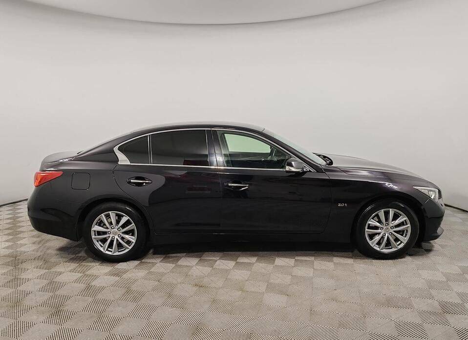 Infiniti Q50, I 2.0 AT (211 л.с.)