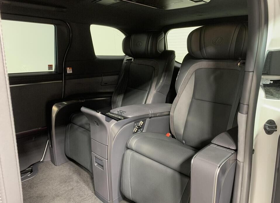 Lexus LM, II 350h 2.5hyb CVT (190 л.с.) 4WD