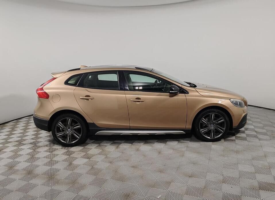 Volvo V40 Cross Country, I 2.0 AT (213 л.с.) 4WD
