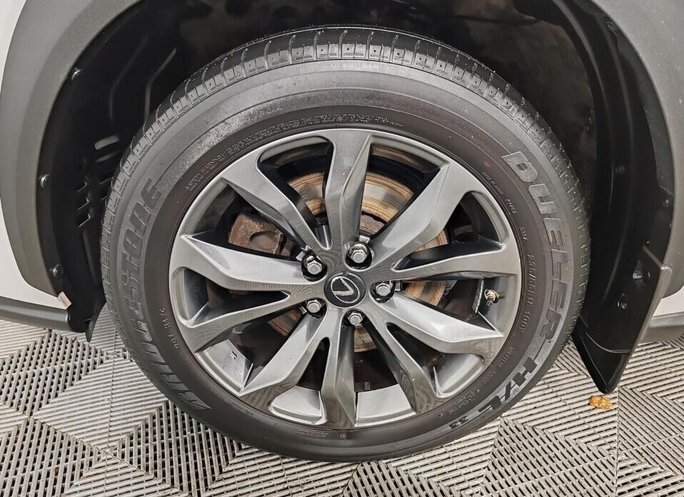 Lexus NX, I 300h 2.5hyb CVT (155 л.с.) 4WD