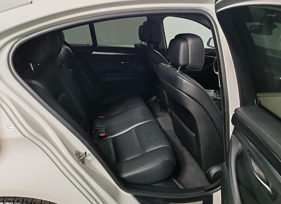 BMW 5 серии, VI (F10/F11/F07) 525d xDrive 2.0d AT (218 л.с.) 4WD