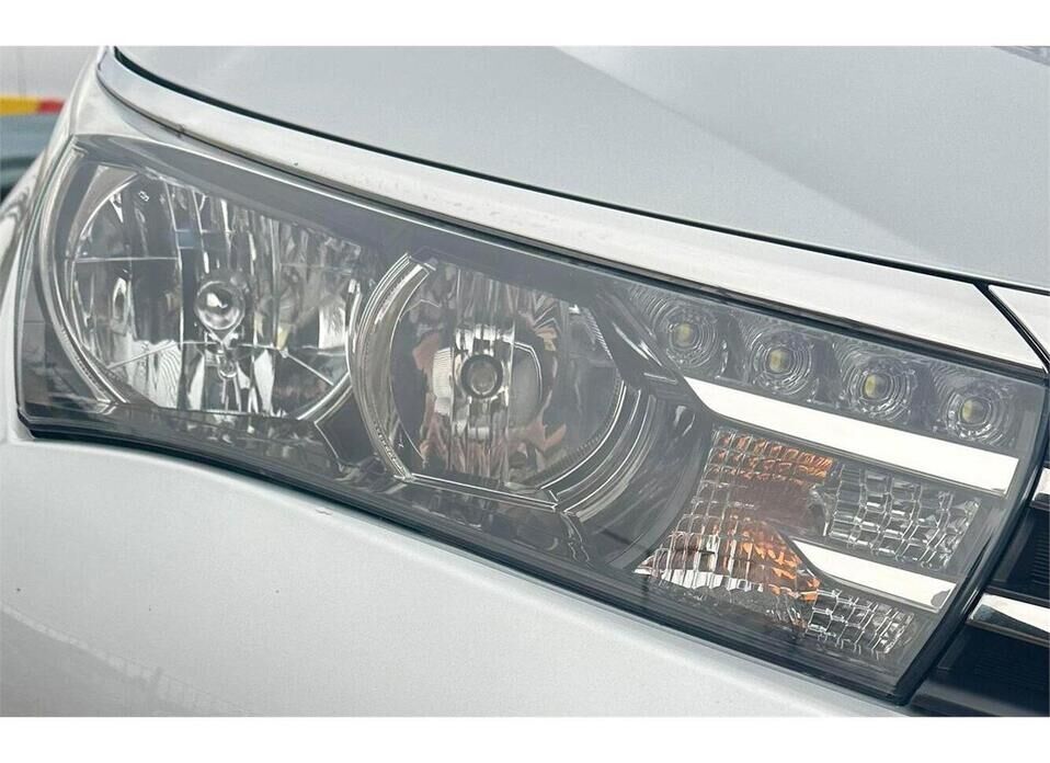 Toyota Corolla, XI (E160, E170, E180) 1.6 CVT (122 л.с.)