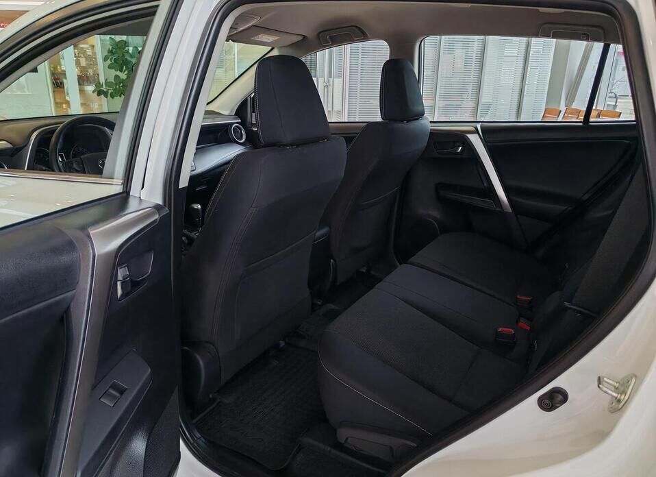 Toyota RAV4, IV (XA40) Рестайлинг 2.0 CVT (146 л.с.)