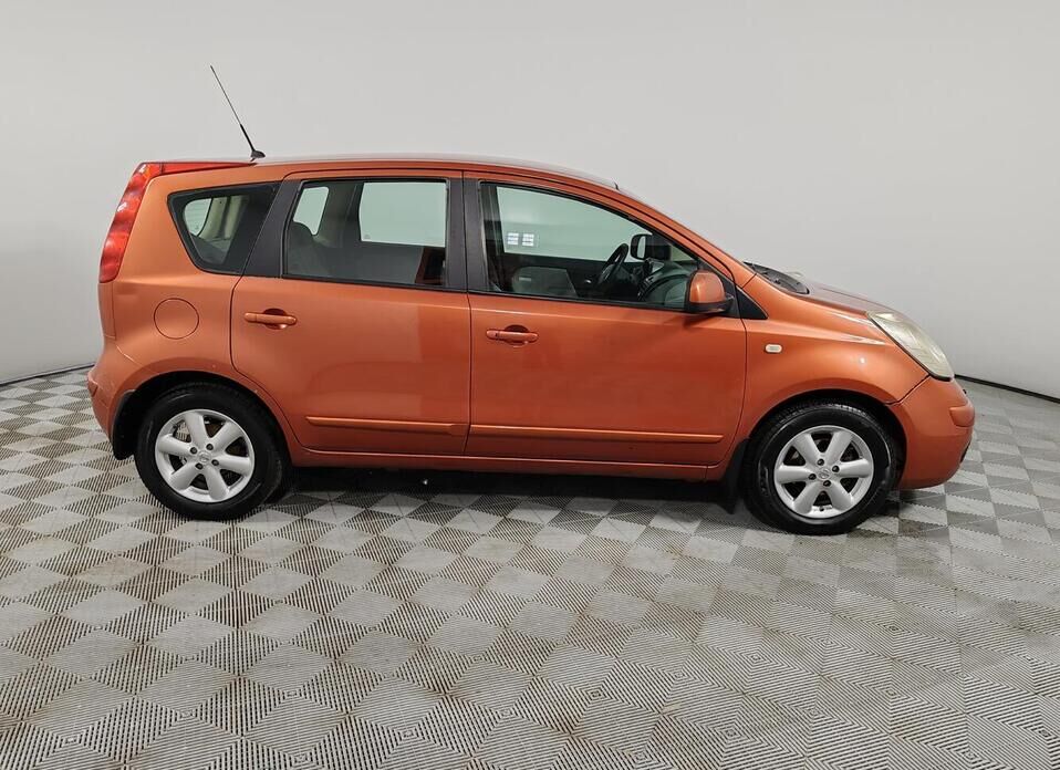 Nissan Note 1.6 AT (110 л.с.)