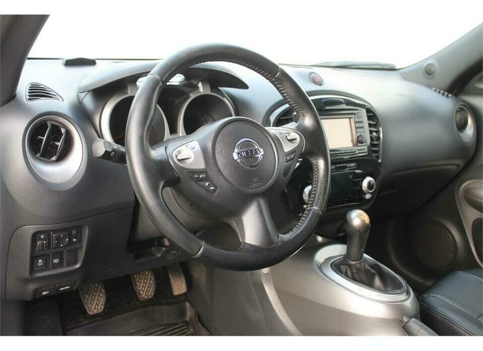 Nissan Juke 1.6 MT (117 л.с.)