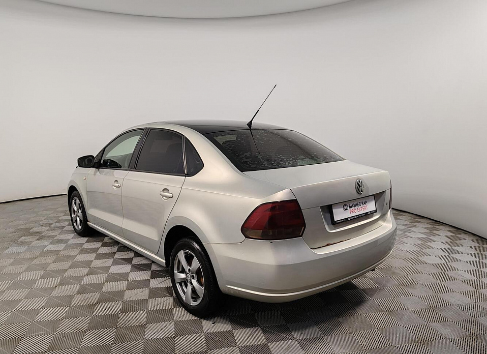Volkswagen Polo, V 1.6 MT (105 л.с.)