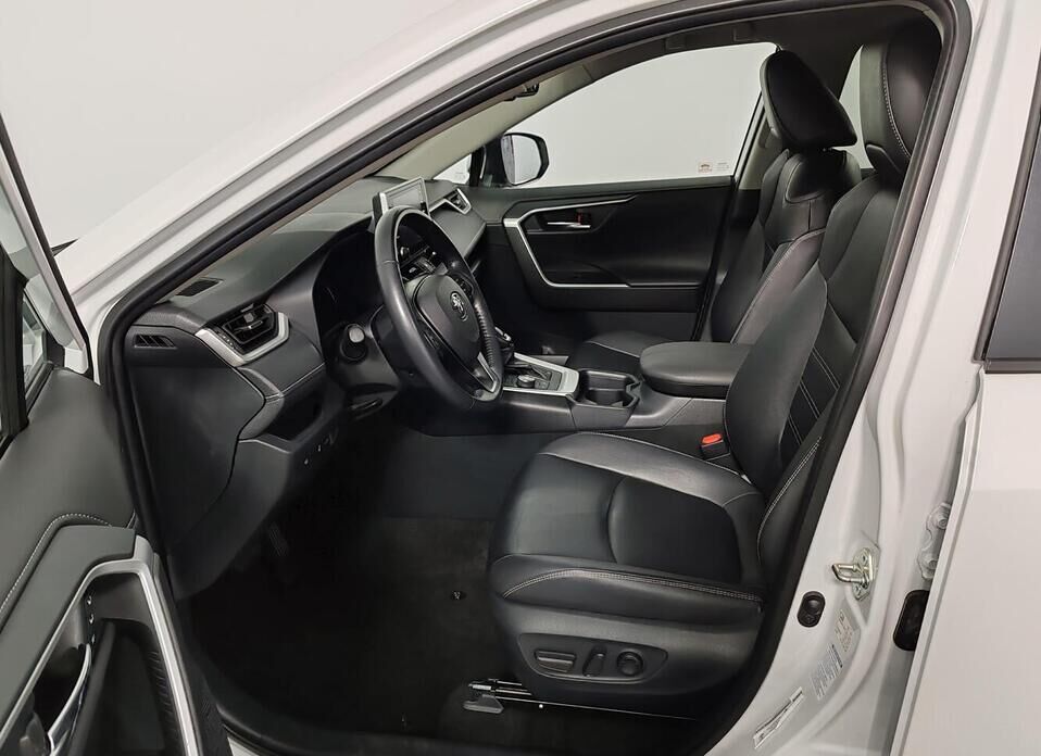 Toyota RAV4 2.5 AT (199 л.с.) 4WD