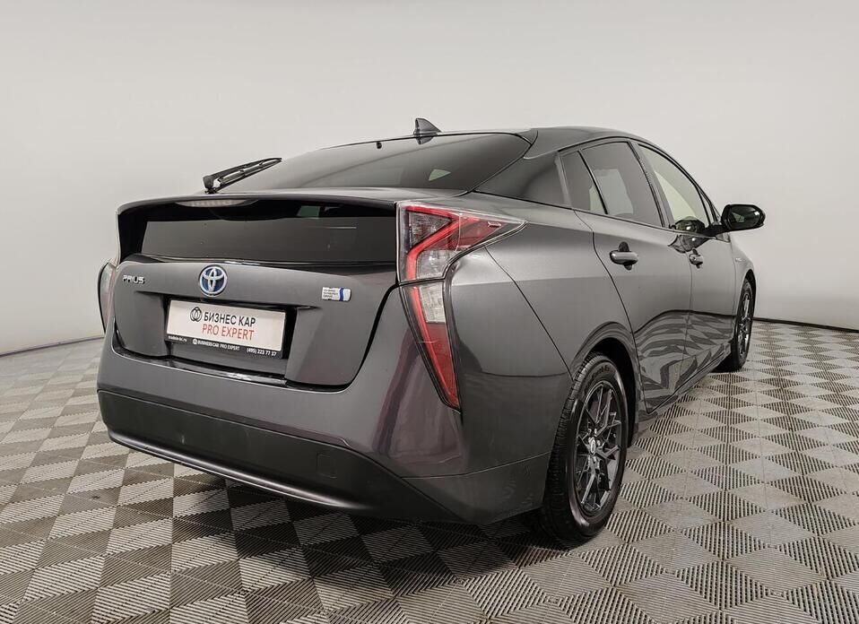 Toyota Prius 1.8hyb AT (98 л.с.)