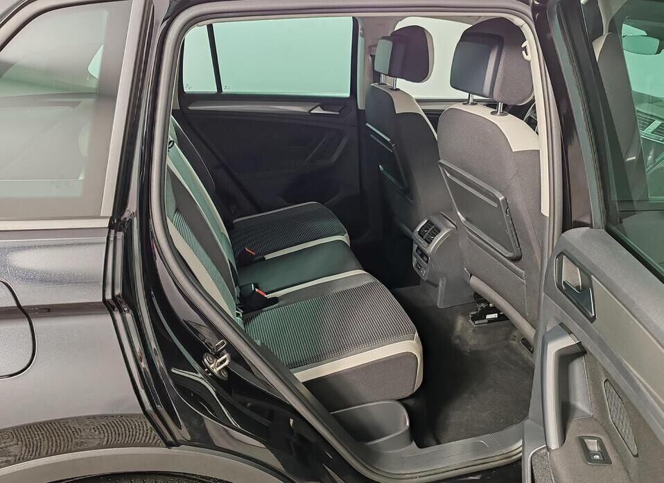 Volkswagen Tiguan 2.0d AMT (150 л.с.) 4WD