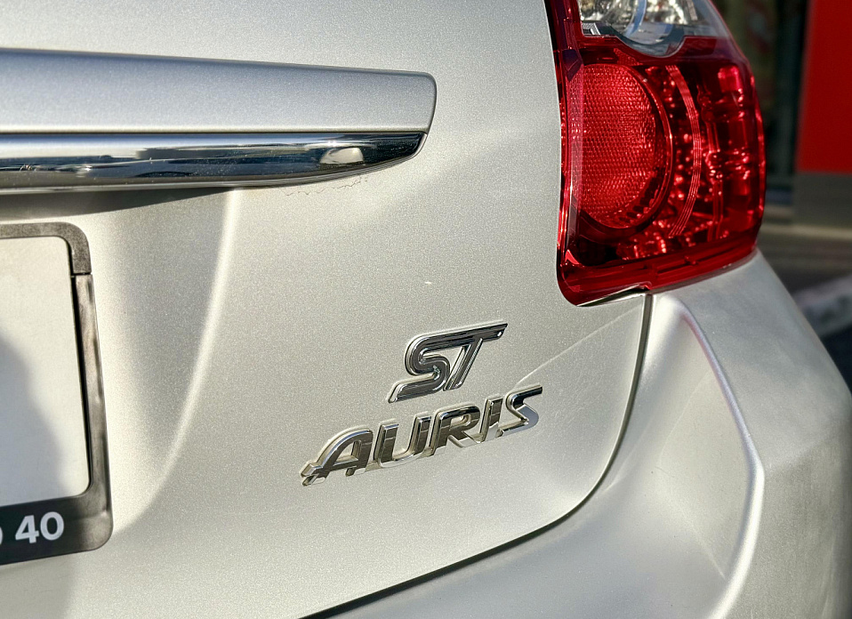 Toyota Auris, I Рестайлинг 1.6 MT (132 л.с.)