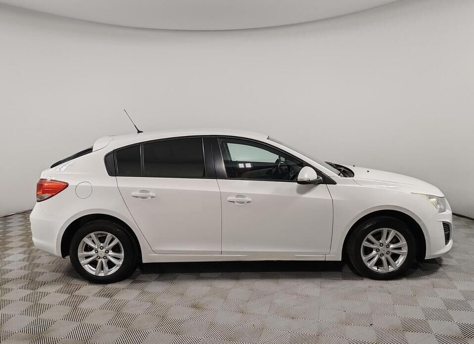 Chevrolet Cruze 1.8 AT (141 л.с.)