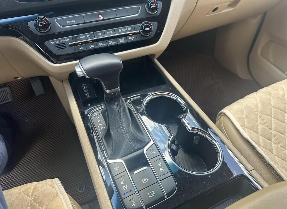 Kia Carnival, III 2.2d AT (202 л.с.)