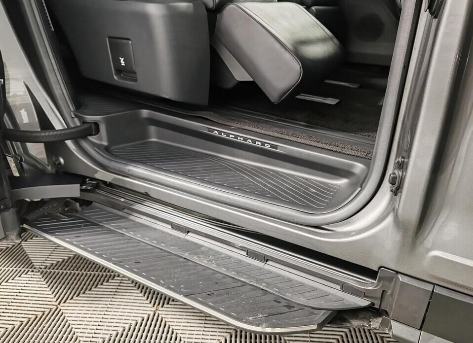 Toyota Alphard, IV 2.5hyb CVT (190 л.с.) 4WD