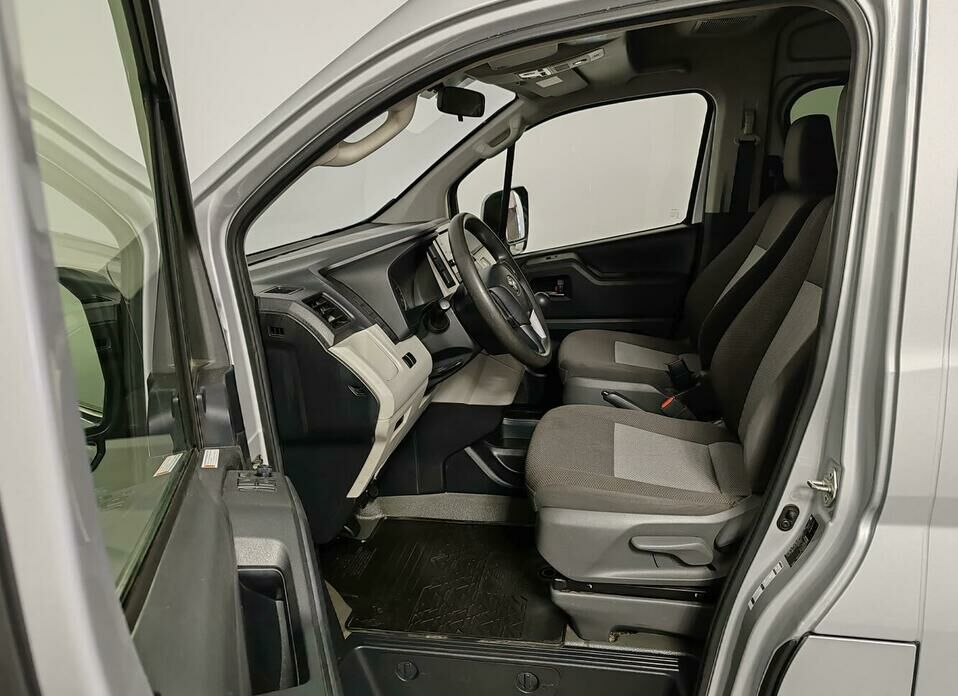 Toyota HiAce 2.8d MT (150 л.с.)