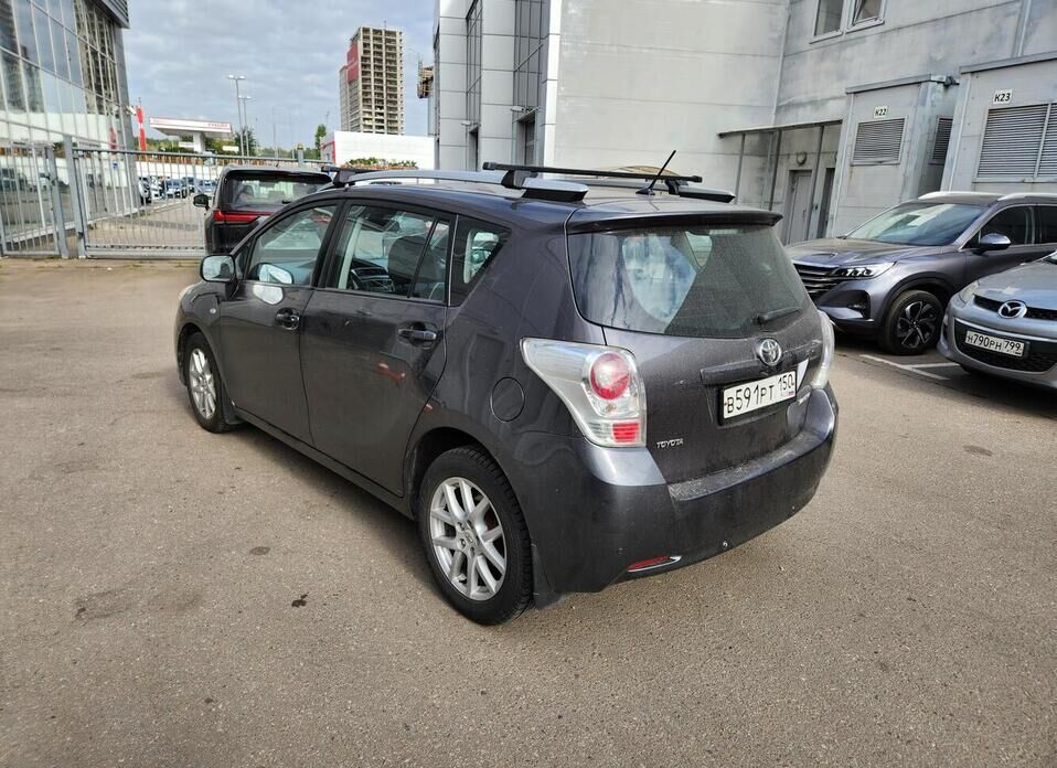 Toyota Verso 1.8 CVT (147 л.с.)