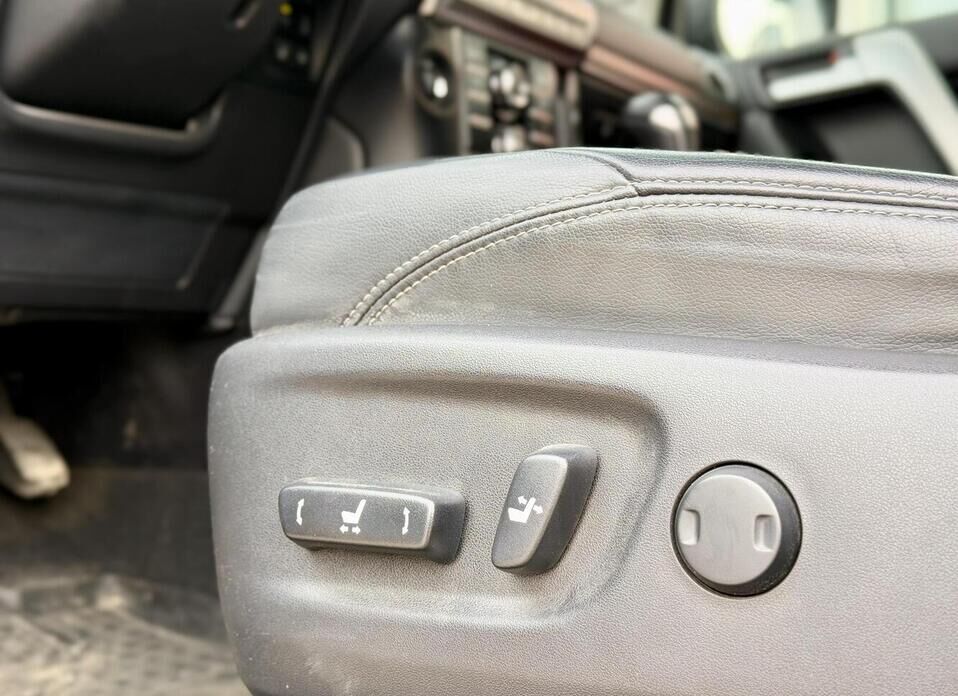 Toyota Land Cruiser Prado, 150 Series Рестайлинг 2 2.8d AT (177 л.с.) 4WD