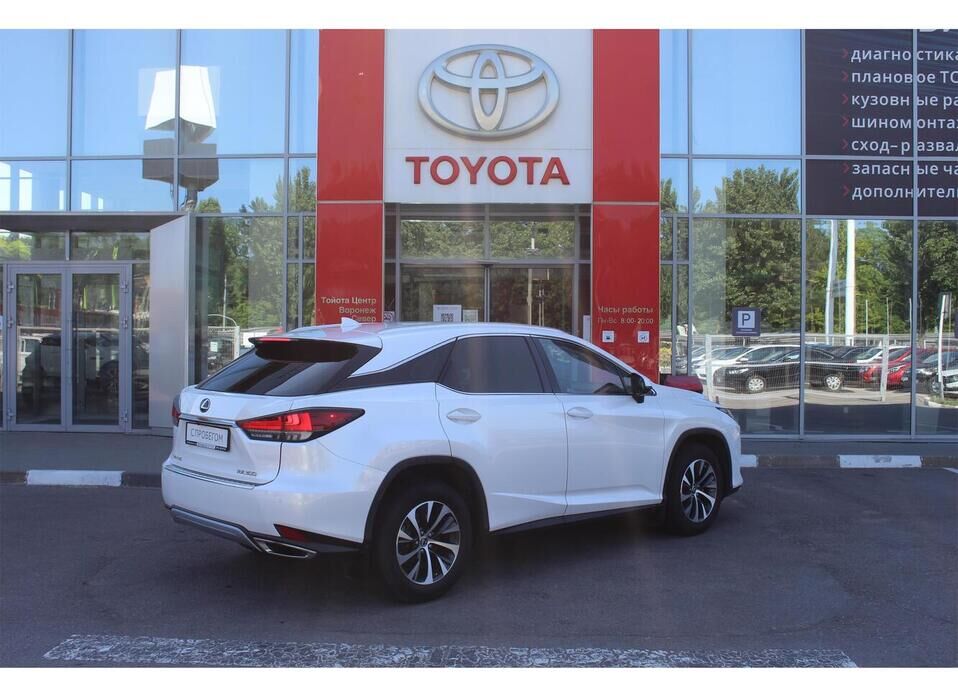 Lexus RX, IV Рестайлинг 300 2.0 AT (238 л.с.) 4WD
