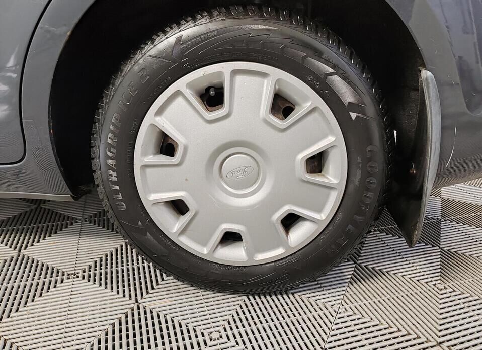 Ford Focus, II Рестайлинг 1.6 AT (100 л.с.)