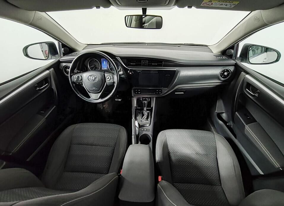 Toyota Corolla, XI (E160, E170) Рестайлинг 1.6 CVT (122 л.с.)