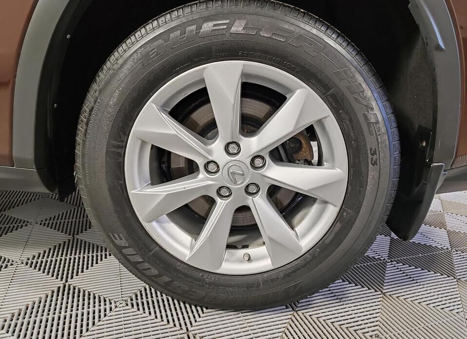 Lexus RX, IV 200t 2.0 AT (238 л.с.) 4WD