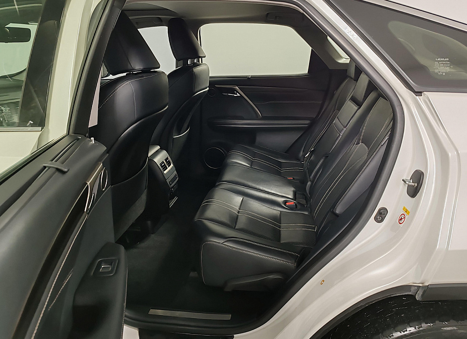 Lexus RX, IV 300 2.0 AT (238 л.с.) 4WD