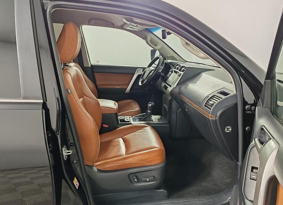 Toyota Land Cruiser Prado, 150 Series Рестайлинг 2 2.8d AT (177 л.с.) 4WD