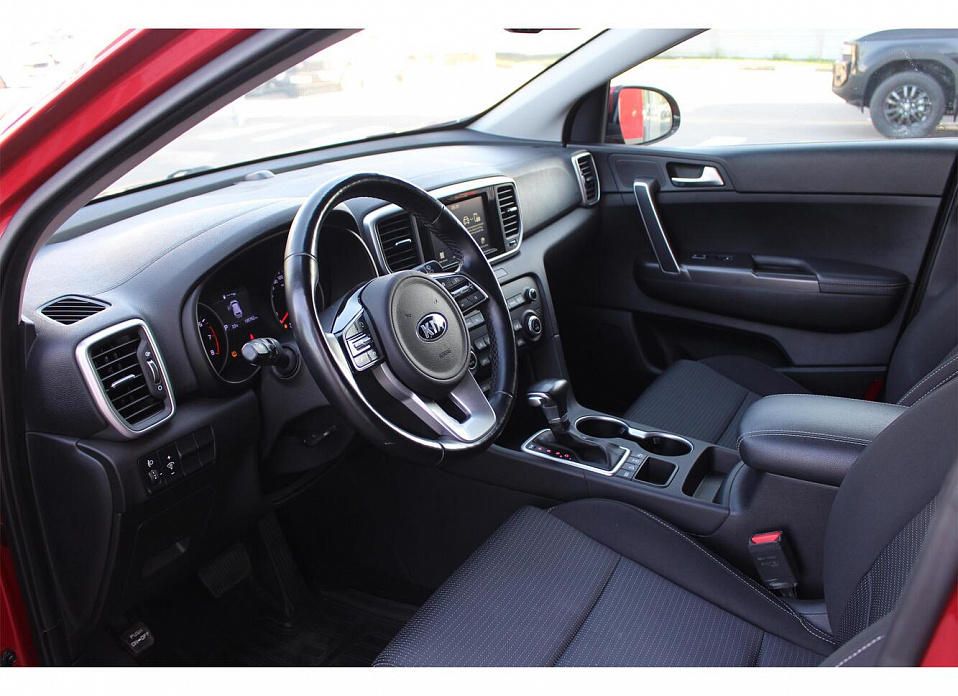 Kia Sportage, IV Рестайлинг 2.0 AT (150 л.с.) 4WD