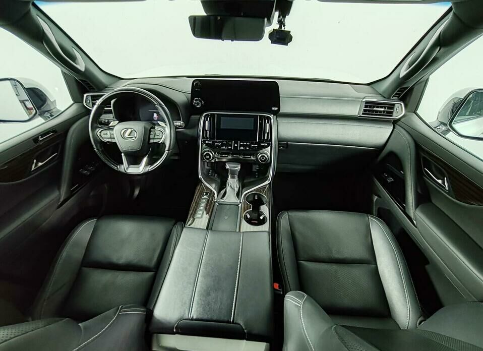 Lexus LX 600 3.5 AT (415 л.с.) 4WD